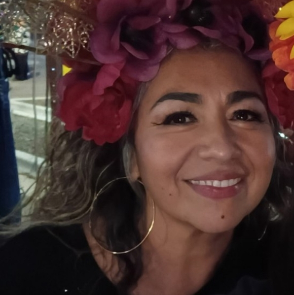 Meet your Posher, Liza - Picture 1 of 1